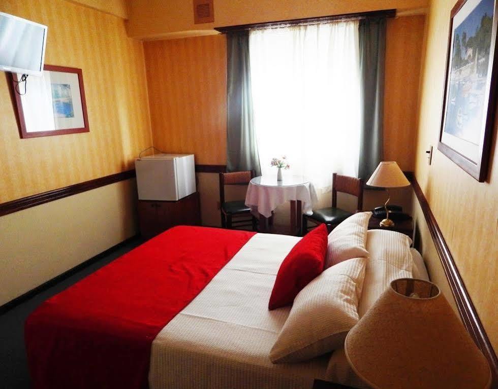 Hotel Atlantico コモドーロ・リバダビア エクステリア 写真