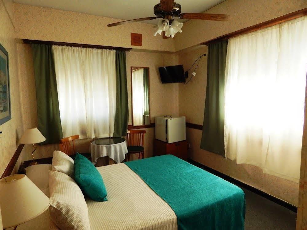 Hotel Atlantico コモドーロ・リバダビア エクステリア 写真