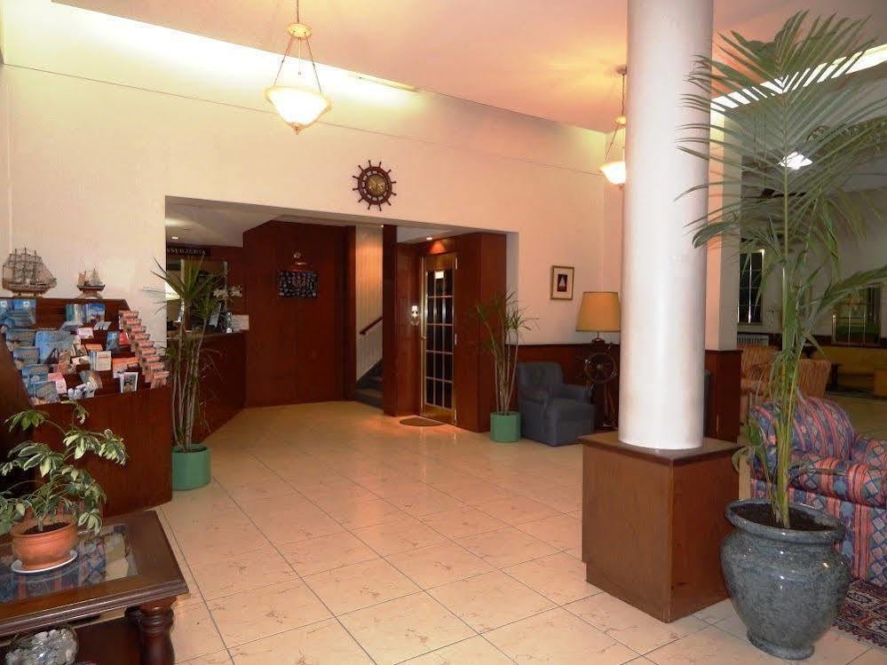 Hotel Atlantico コモドーロ・リバダビア エクステリア 写真